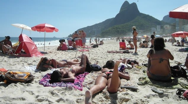 Rio Brazil Beach Girl Nudes - What to Wear in Brazil: Packing checklists and clothing tips ...